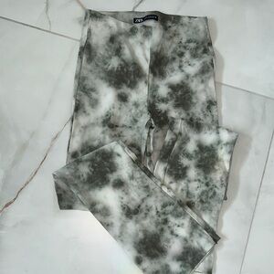 Zara Women’s Green and White Tie-Dye Joggers
